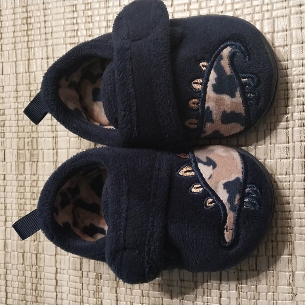 WN Cozy Slippers for Baby Boy. Size: 3.